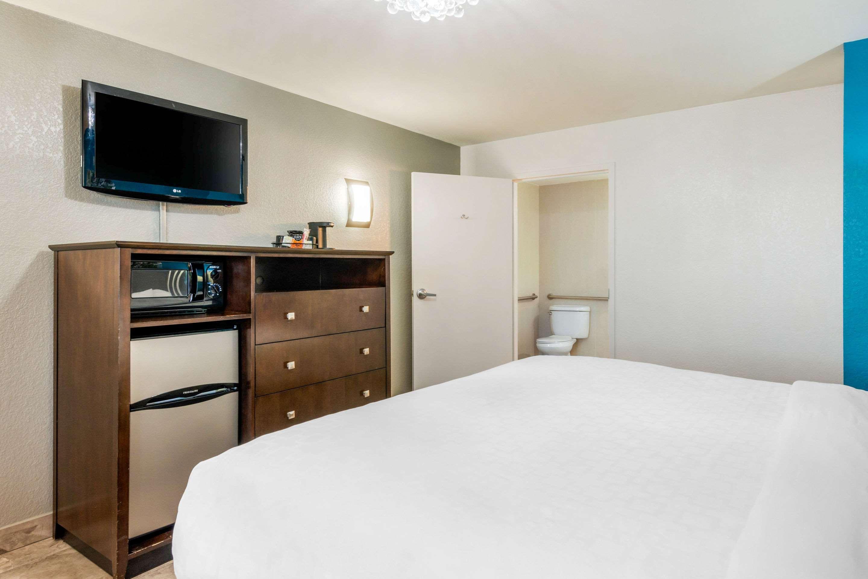 Quality Inn And Conference Center Tampa-Brandon Heartland Экстерьер фото