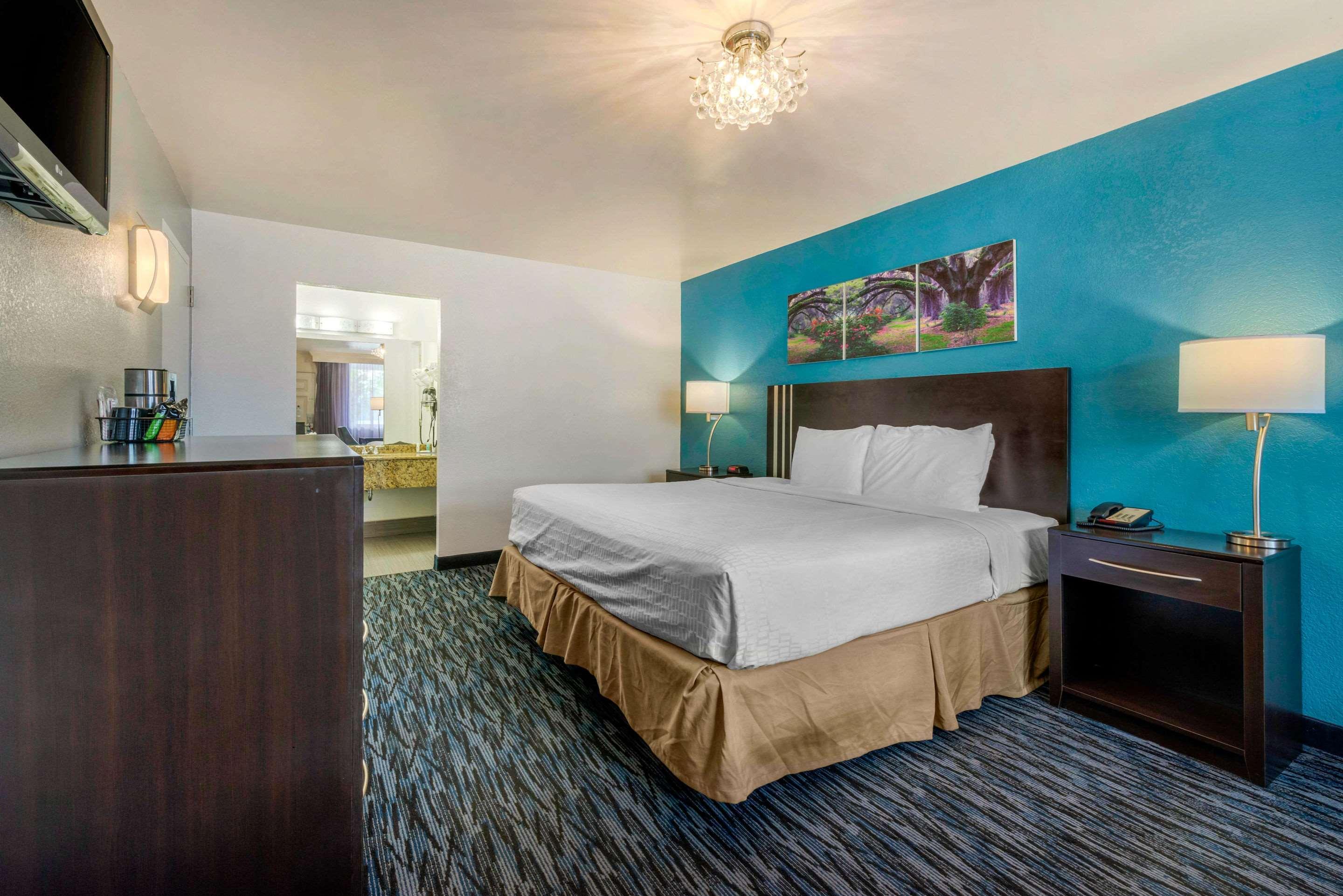 Quality Inn And Conference Center Tampa-Brandon Heartland Экстерьер фото