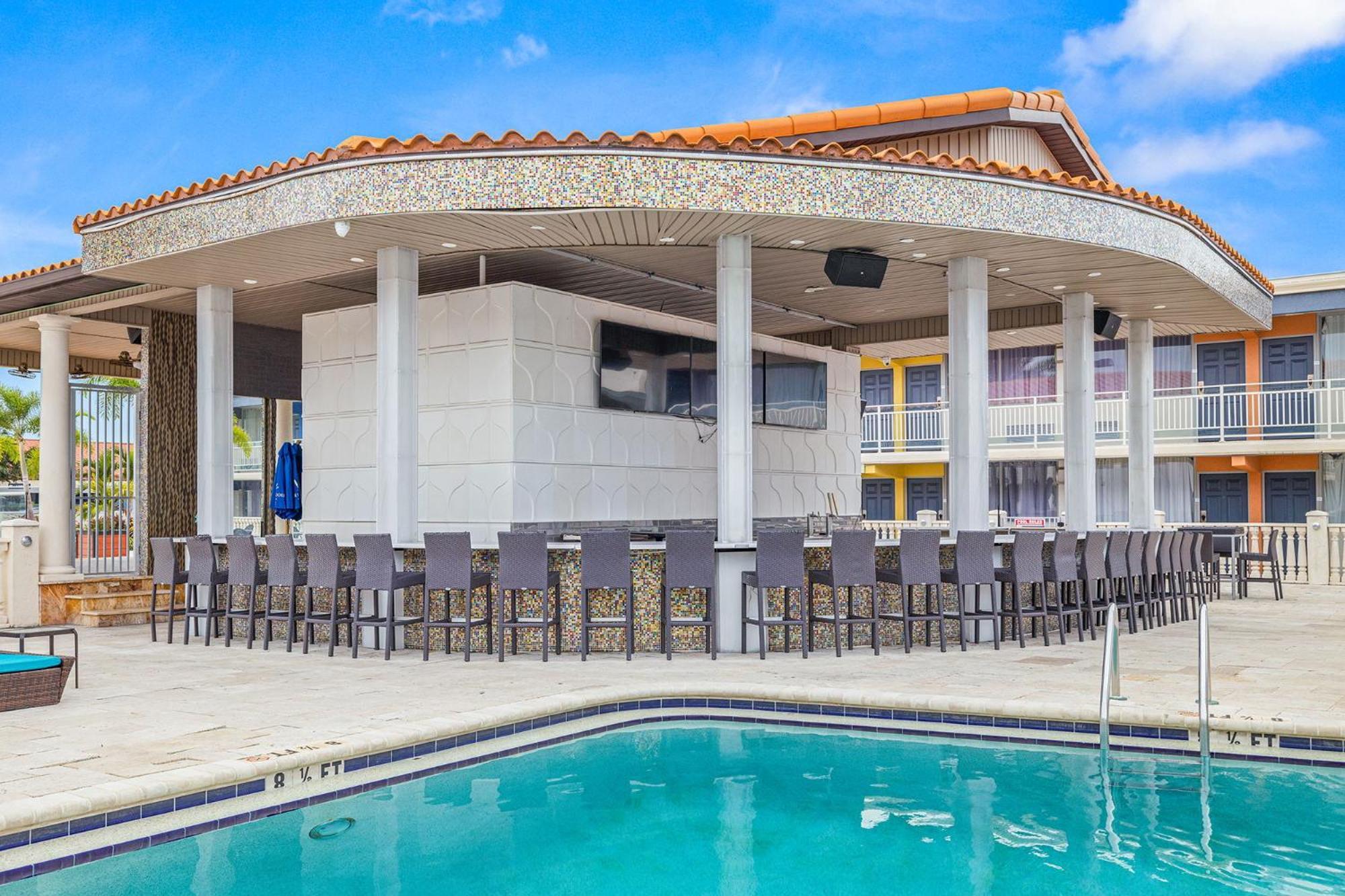 Quality Inn And Conference Center Tampa-Brandon Heartland Экстерьер фото